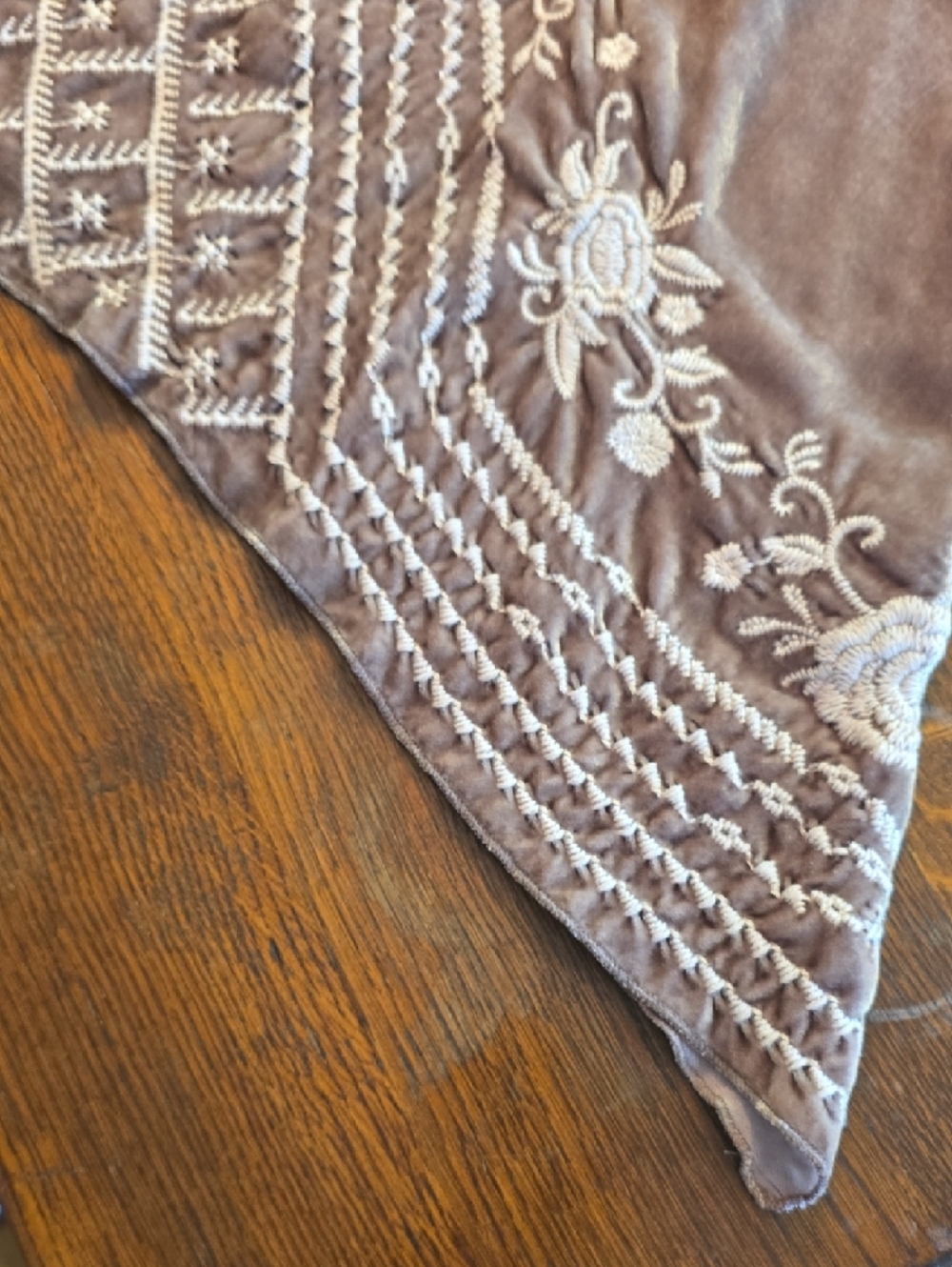 Gorgeous Johnny Was Taupe Velvet Embroidered Kimono - Picture 5 of 9